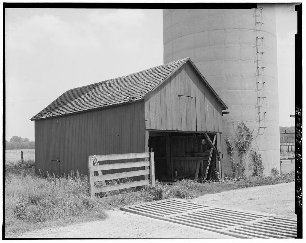 William Hoelscher Farmstead, photograph filed with the federal survey