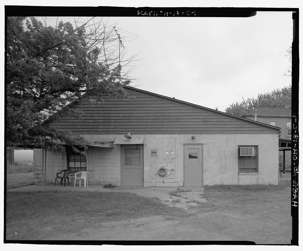 Pennsylvania Railway Ore Dock, Lunch-Shower Building, Lake Erie at Whiskey Island, Cleveland, Cuyahoga County, OH, photograph filed with the federal survey
