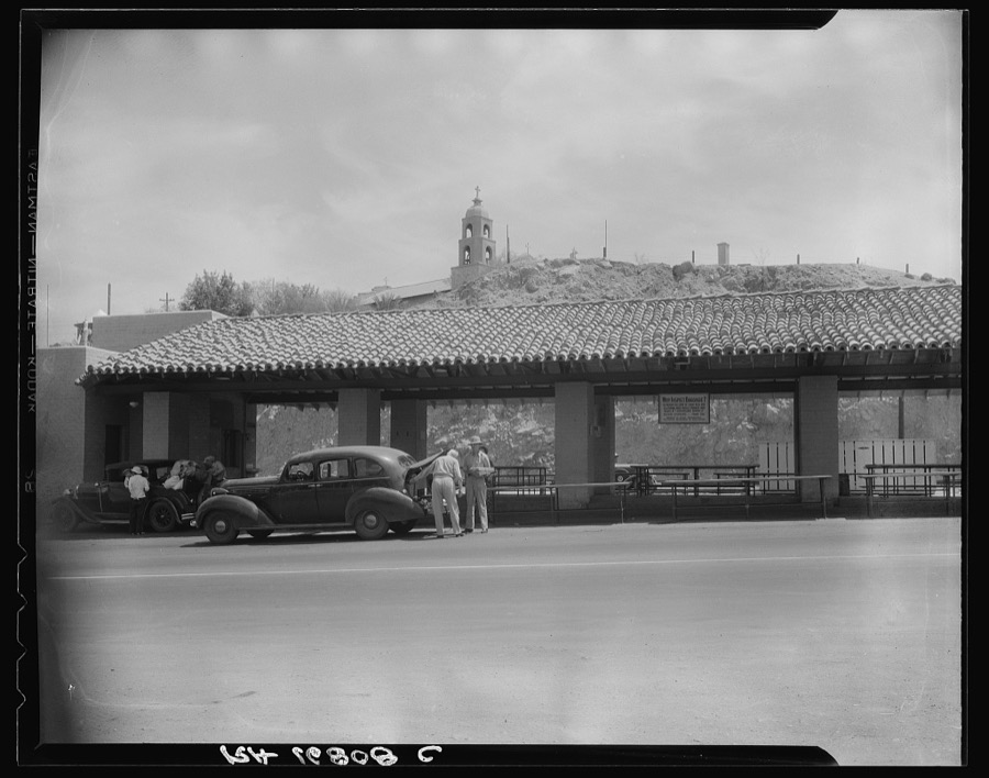 Inspection station on the California-Arizona state line maintained by the California Department of Agriculture to prevent the spread of plant pests. Yuma, Arizona