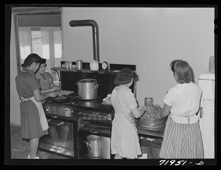 Eleven Mile Corner, Arizona. Cairns General Hospital, FSA (Farm Security Administration) farm workers' community. National Youth Administration girls helping in the hospital kitchen