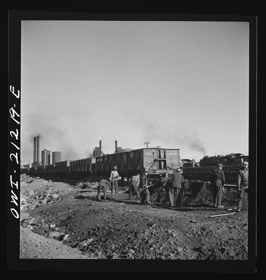Winslow, Arizona. Indian laborers at work in the Atchison, Topeka and Santa Fe Railroad yard