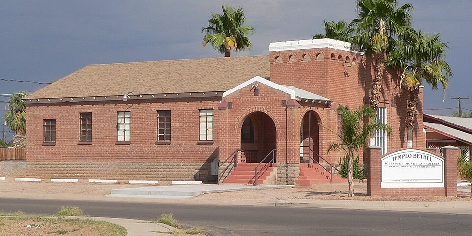Photograph of Building at 400 East Third Street