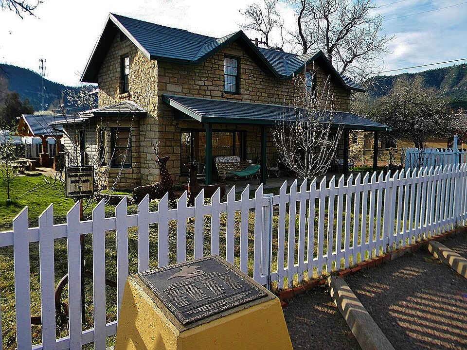 Photograph of Pryor Miller House
