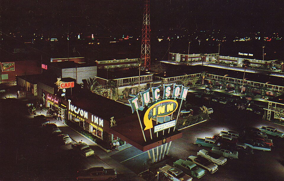 Photograph of Miracle Mile Historic District