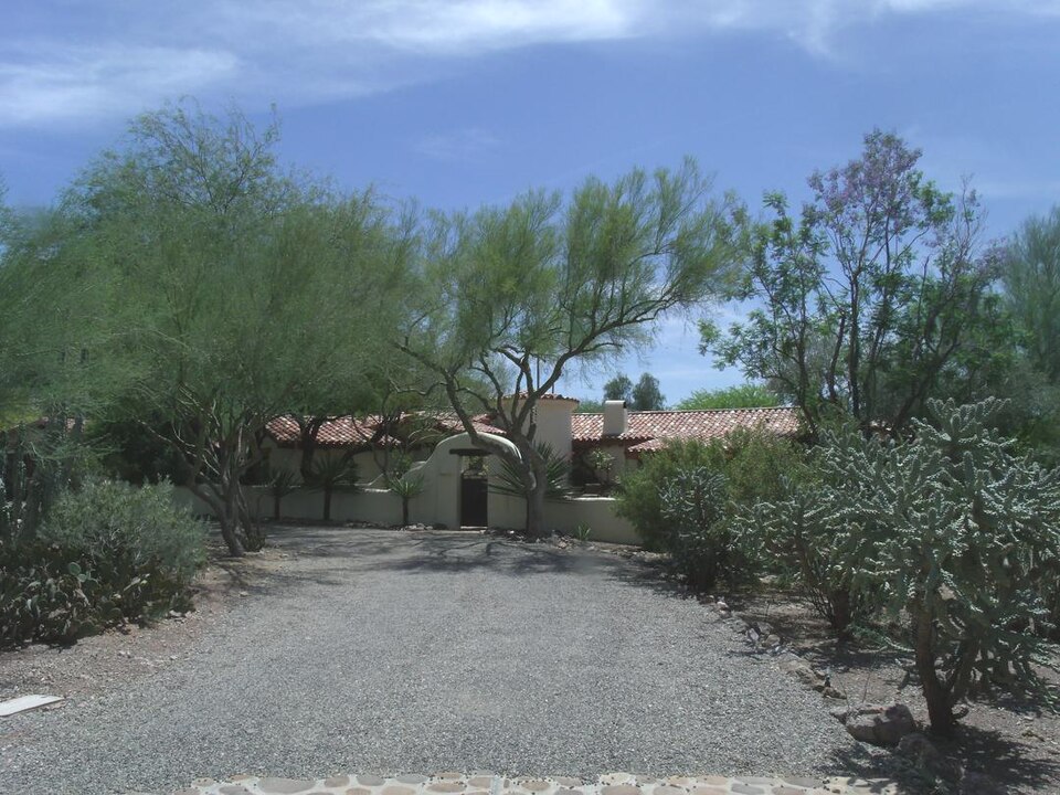 Photograph of Sarah and Jack Harelson House