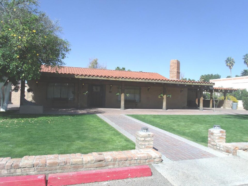 Photograph of Louise Lincoln Kerr House and Studio