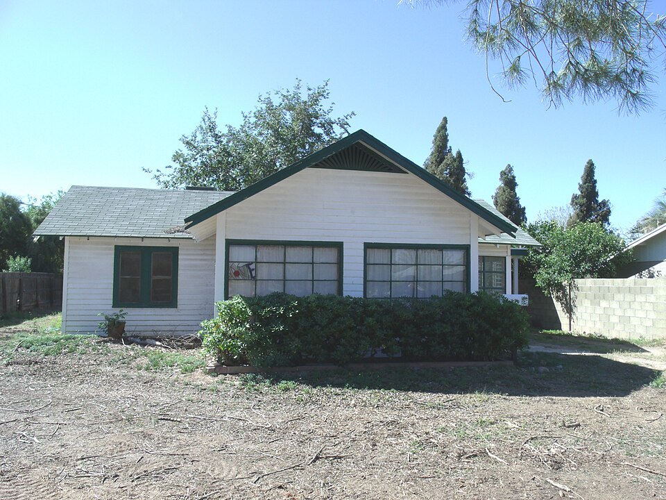 Photograph of Courtney and Hilda Stubbs House