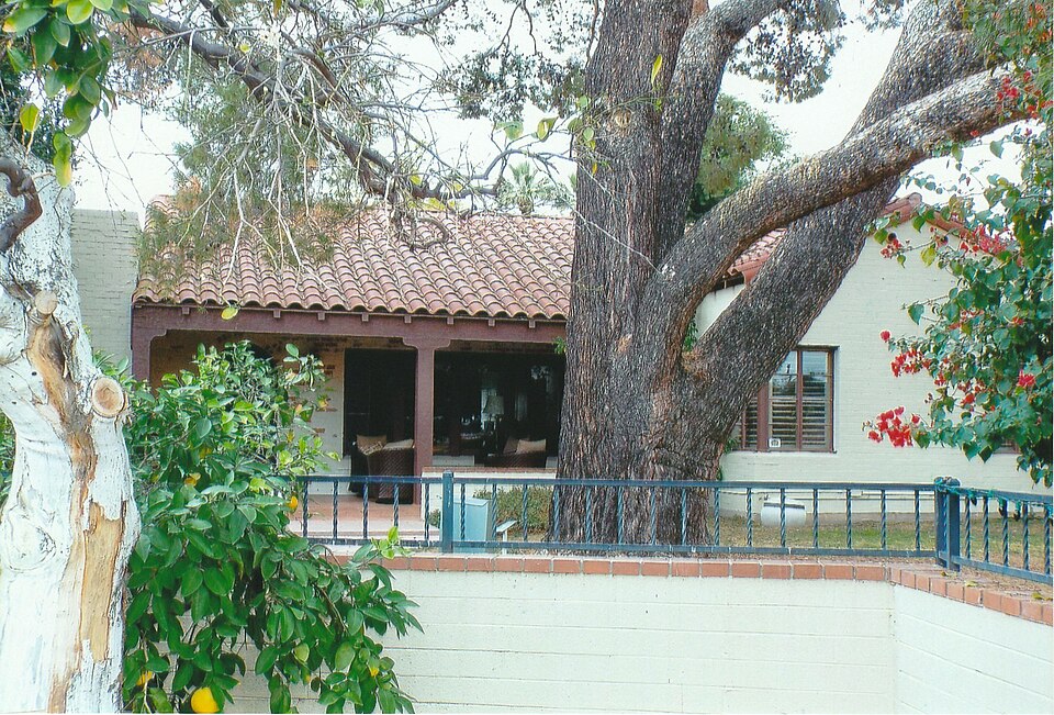 Photograph of Neil and Louise Cook House