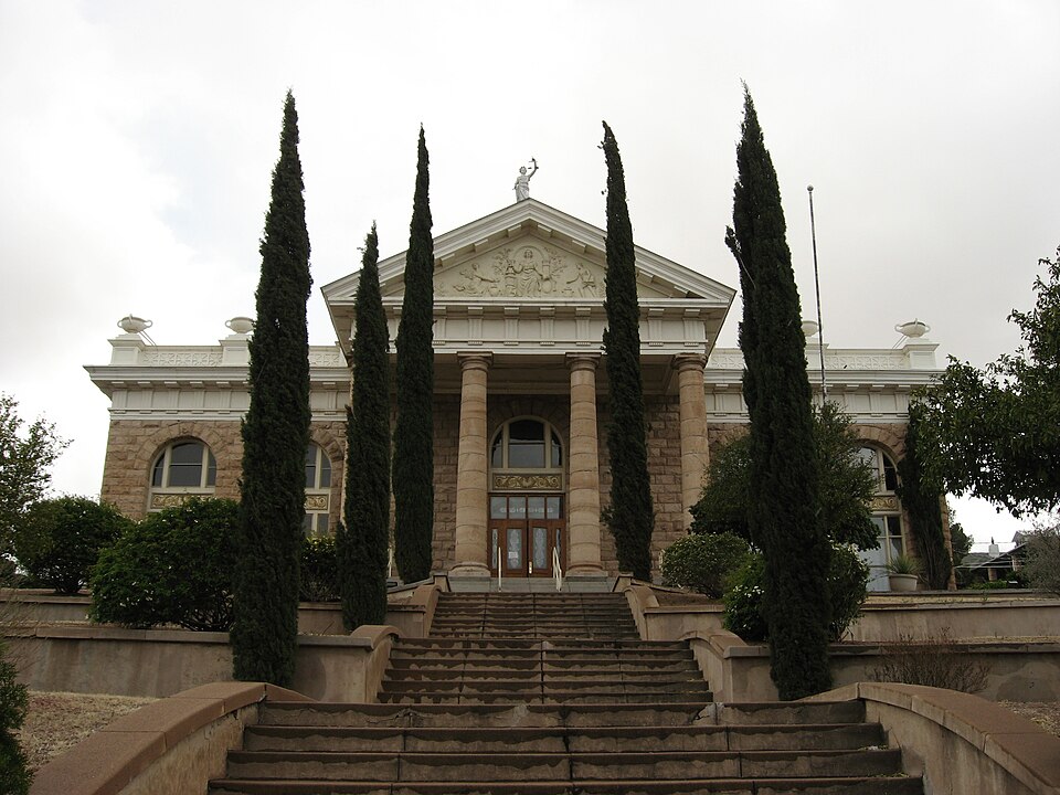 Photograph of Santa Cruz County Courthouse