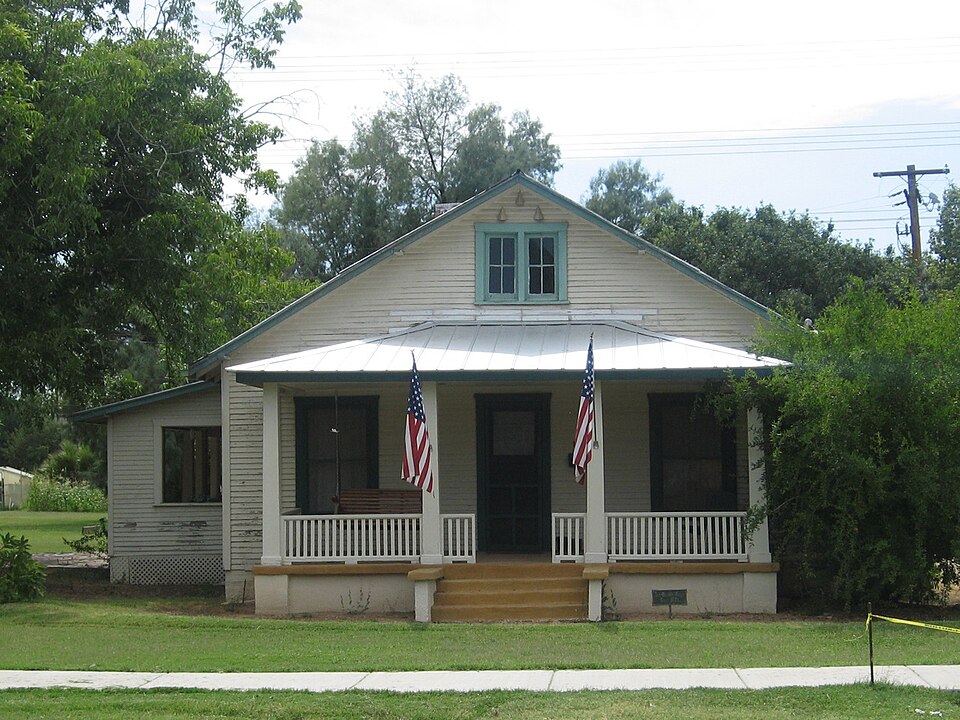 Photograph of Hiatt House