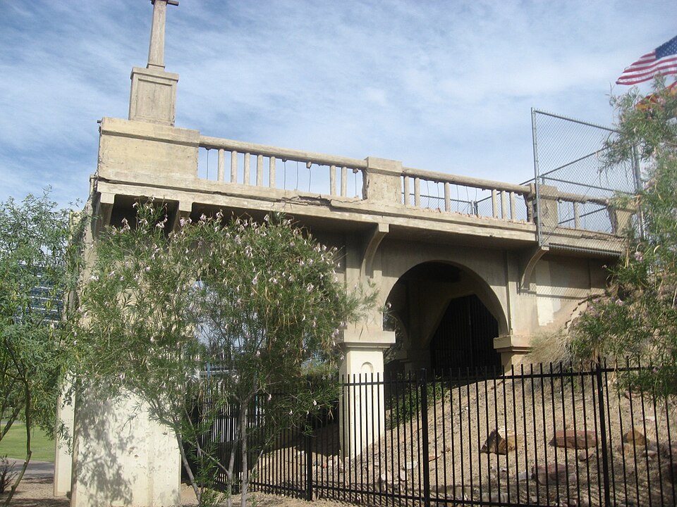 Photograph of Ash Avenue Bridge