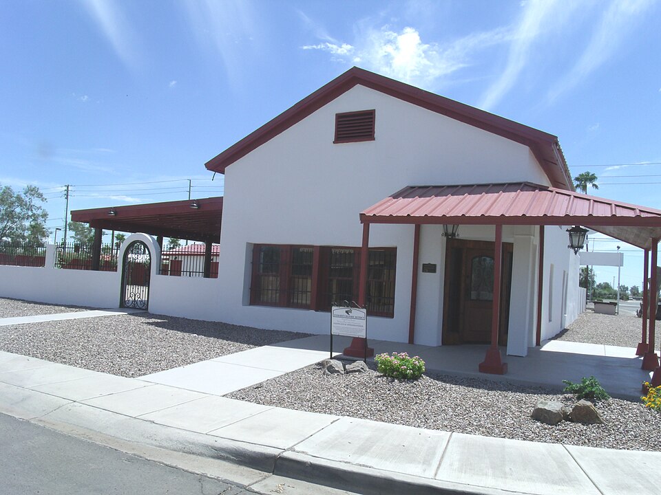 Photograph of Johnston's Grocery Store