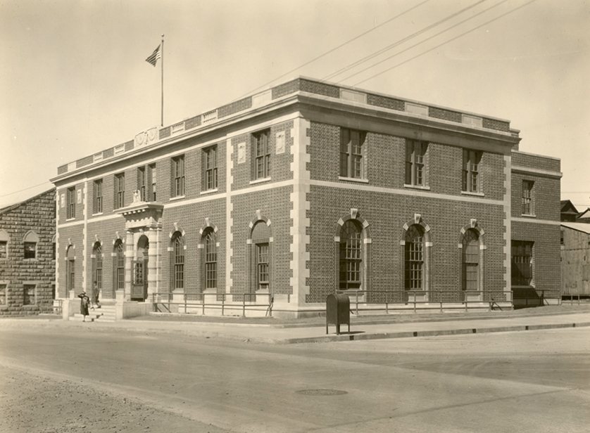Photograph of United States Post Office and Courthouse-Globe Main