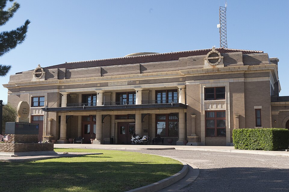 Photograph of El Paso and Southwestern Railroad Passenger Depot