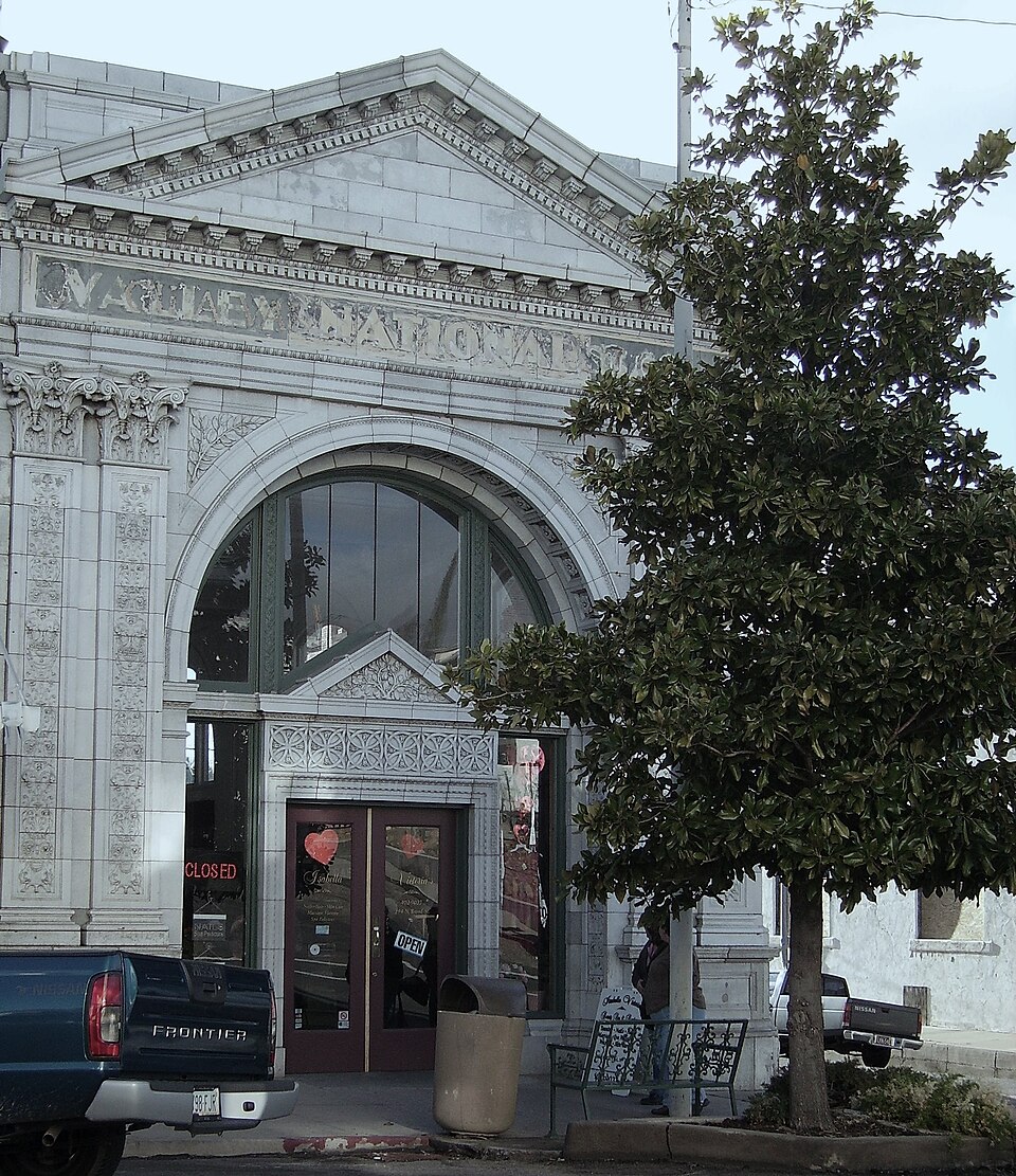 Photograph of Gila Valley Bank and Trust Building