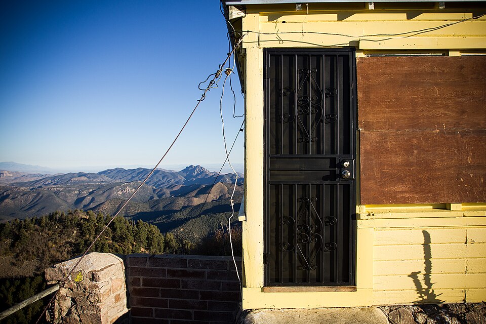 Photograph of Barfoot Lookout Complex