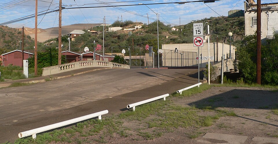 Photograph of Cordova Avenue Bridge