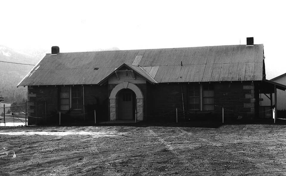 Photograph of Alpine Elementary School