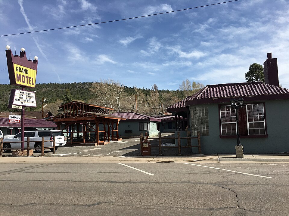 Photograph of DelSue Motor Inn