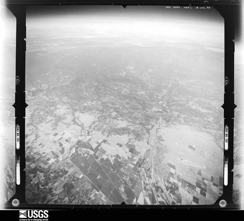 U.S. Geological Survey aerial photograph, 1968-07-01, scale 1:136000