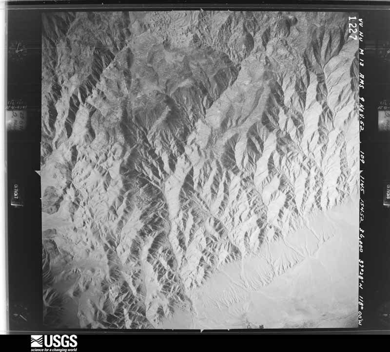 U.S. Geological Survey aerial photograph, 1952-11-09, scale 1:60000