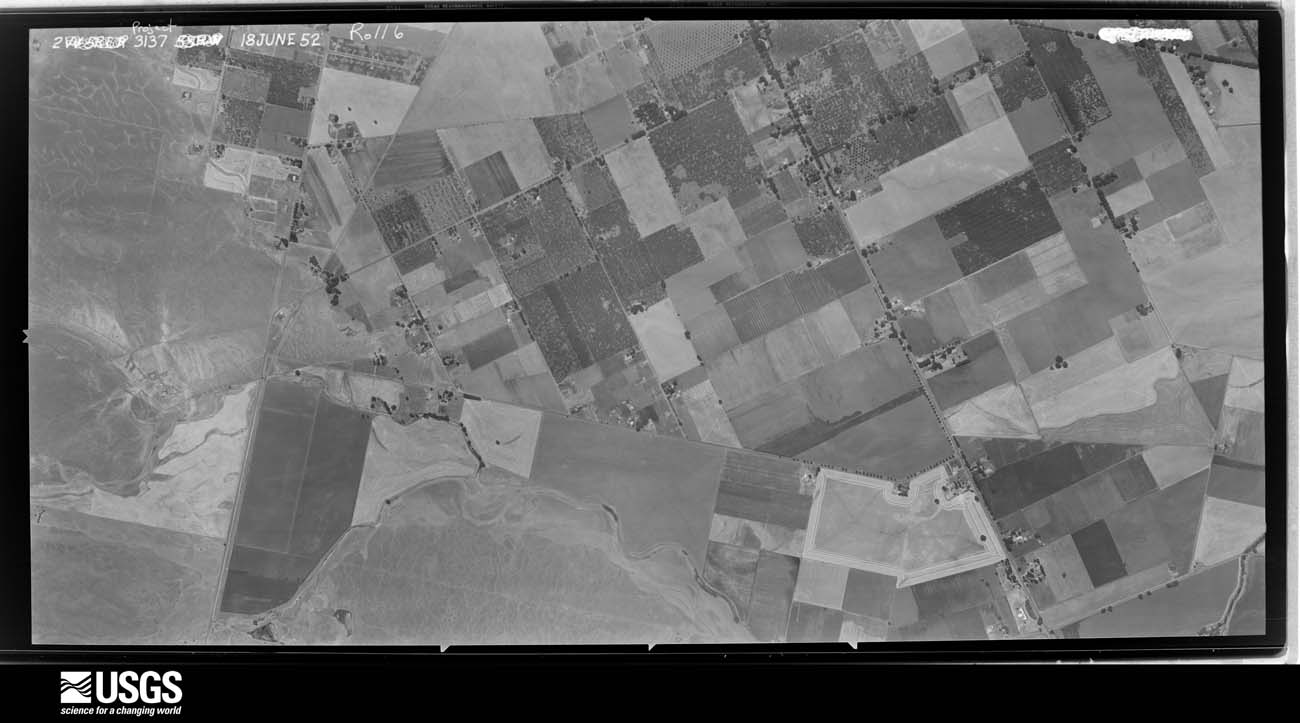 U.S. Geological Survey aerial photograph, 1952-06-18, scale 1:22616