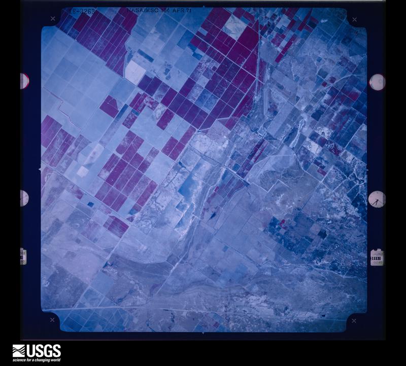 U.S. Geological Survey aerial photograph, 1971-04-01, scale 1:120536