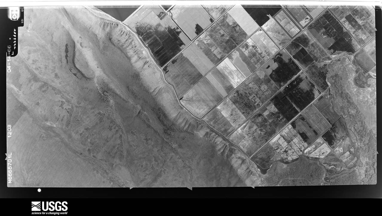 U.S. Geological Survey aerial photograph, 1966-04-14, scale 1:21660
