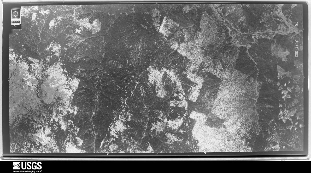 U.S. Geological Survey aerial photograph, 1975-04-11, scale 1:31000