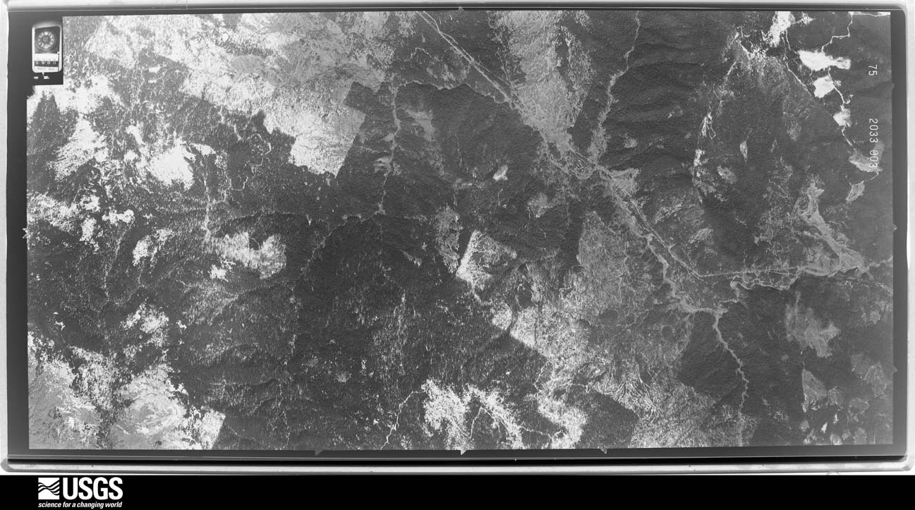 U.S. Geological Survey aerial photograph, 1975-04-11, scale 1:31000