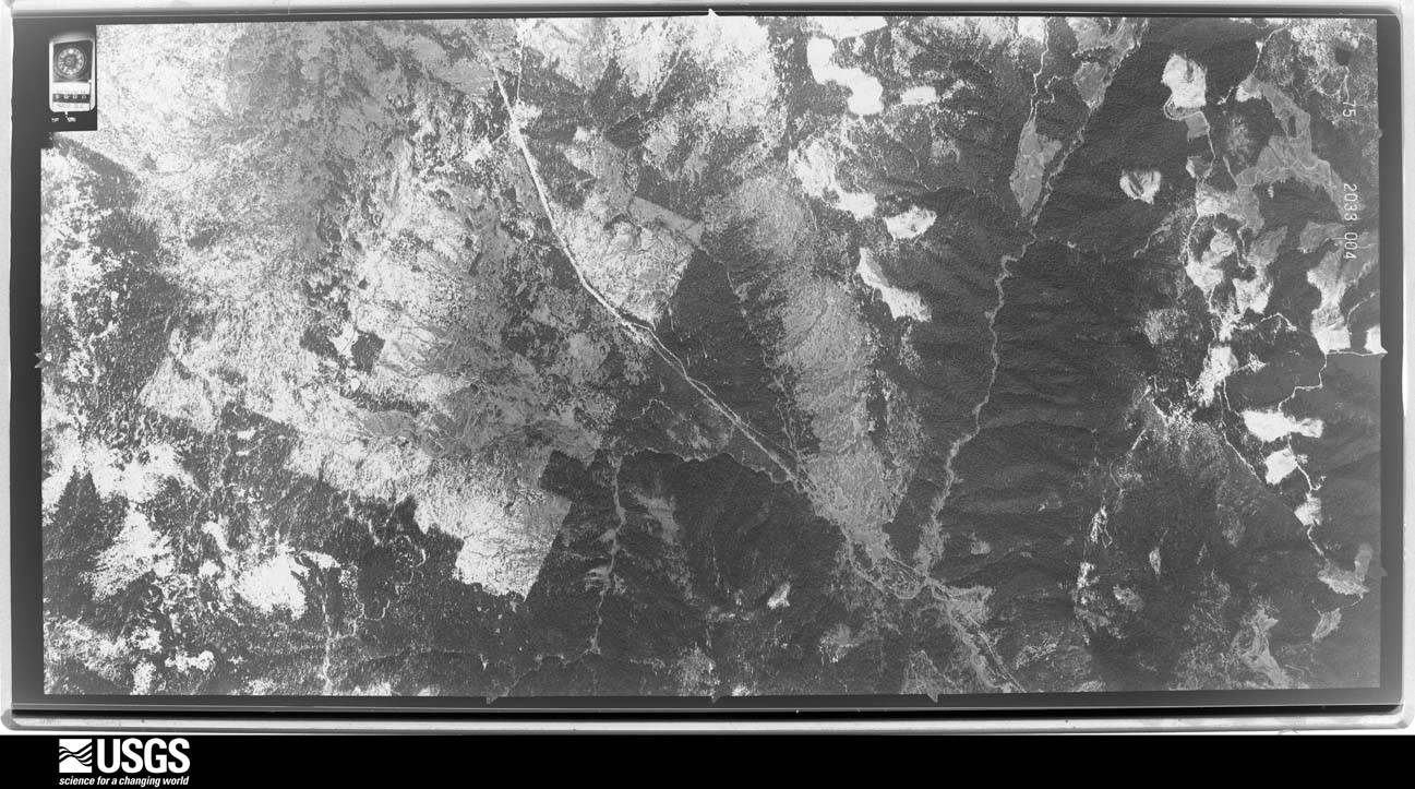 U.S. Geological Survey aerial photograph, 1975-04-11, scale 1:31000