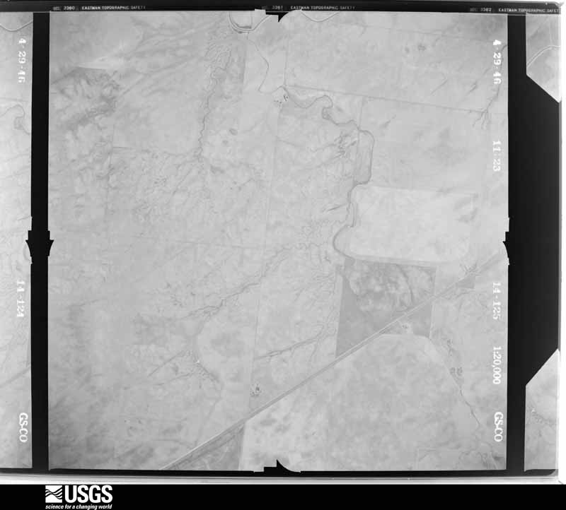 U.S. Geological Survey aerial photograph, 1946-04-01, scale 1:20000