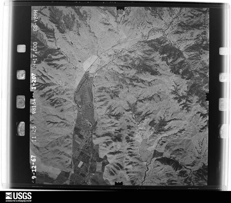 U.S. Geological Survey aerial photograph, 1967-08-31, scale 1:34000