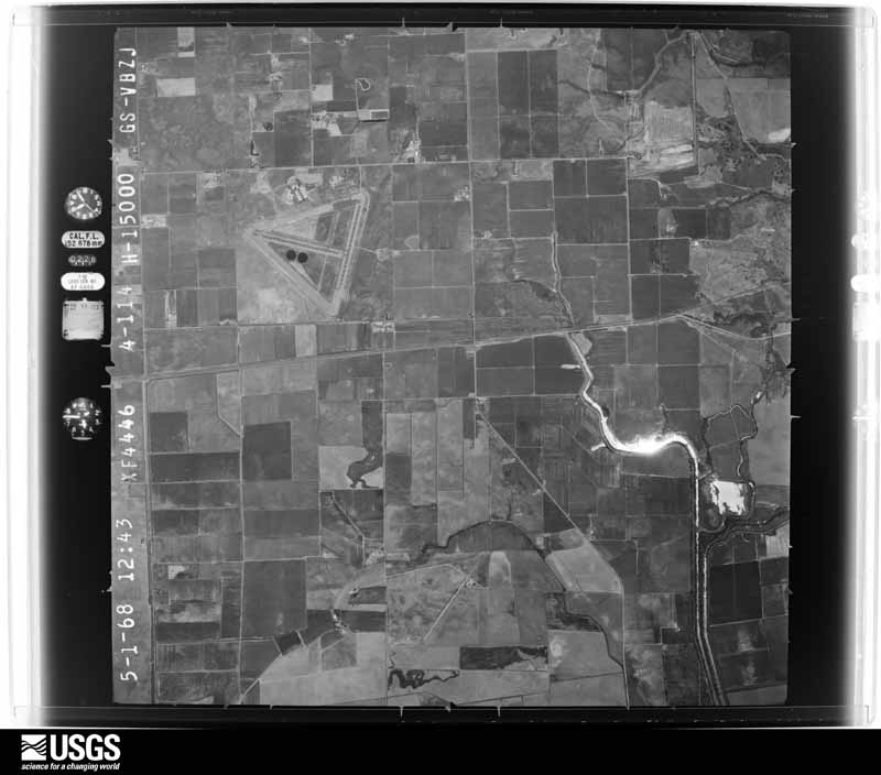 U.S. Geological Survey aerial photograph, 1968-05-01, scale 1:30000