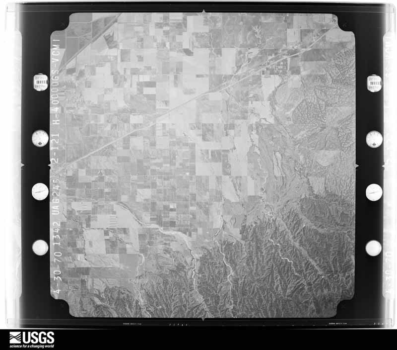 U.S. Geological Survey aerial photograph, 1970-04-30, scale 1:80000