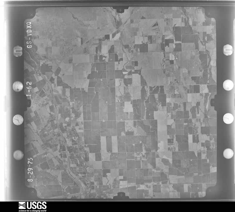 U.S. Geological Survey aerial photograph, 1975-08-25, scale 1:80000