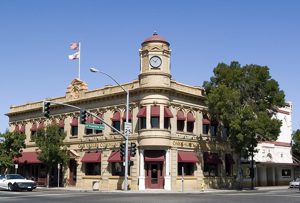 Photograph of First National Bank of Oakdale Building