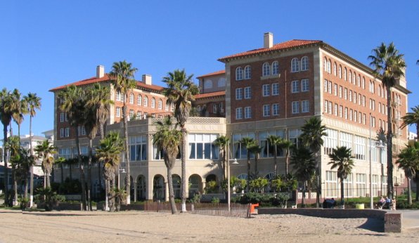 Photograph of Casa del Mar hotel