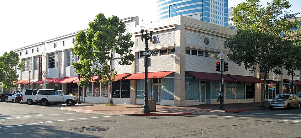 Photograph of 10th Street Market