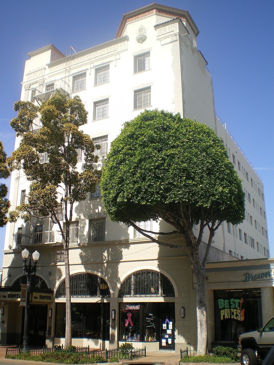 Photograph of Hoover Hotel