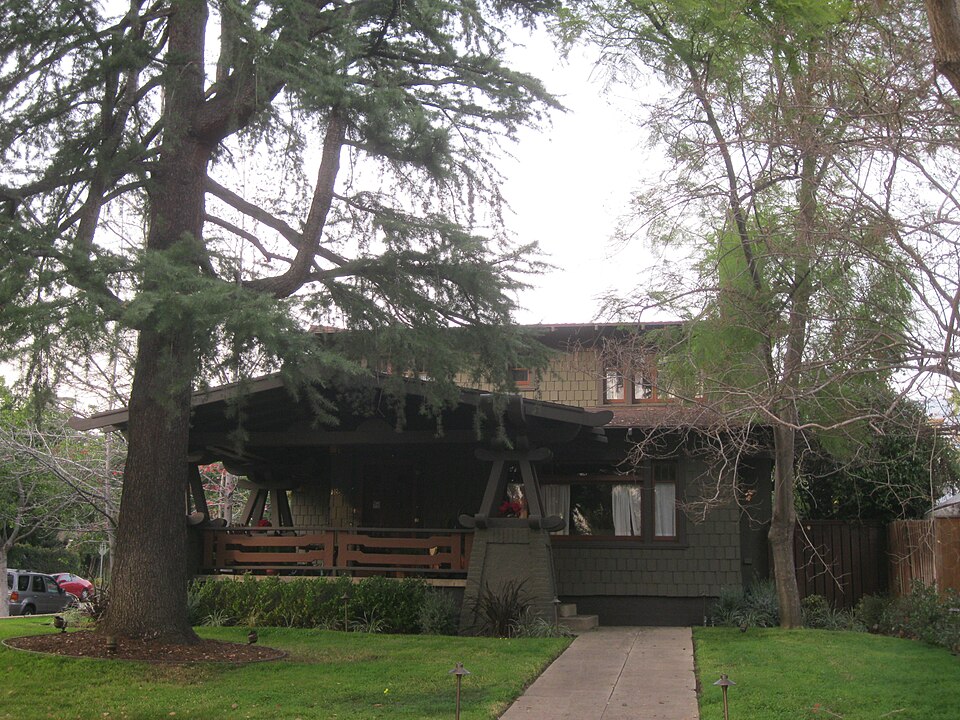 Photograph of House at 1487 Loma Vista Street