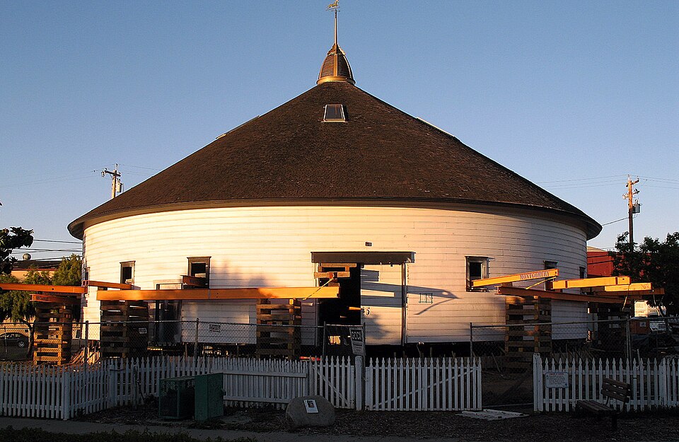 Photograph of De Turk Round Barn