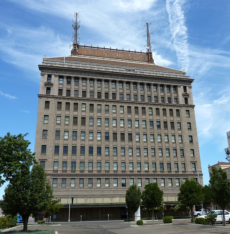 Photograph of San Joaquin Light and Power Corporation Building