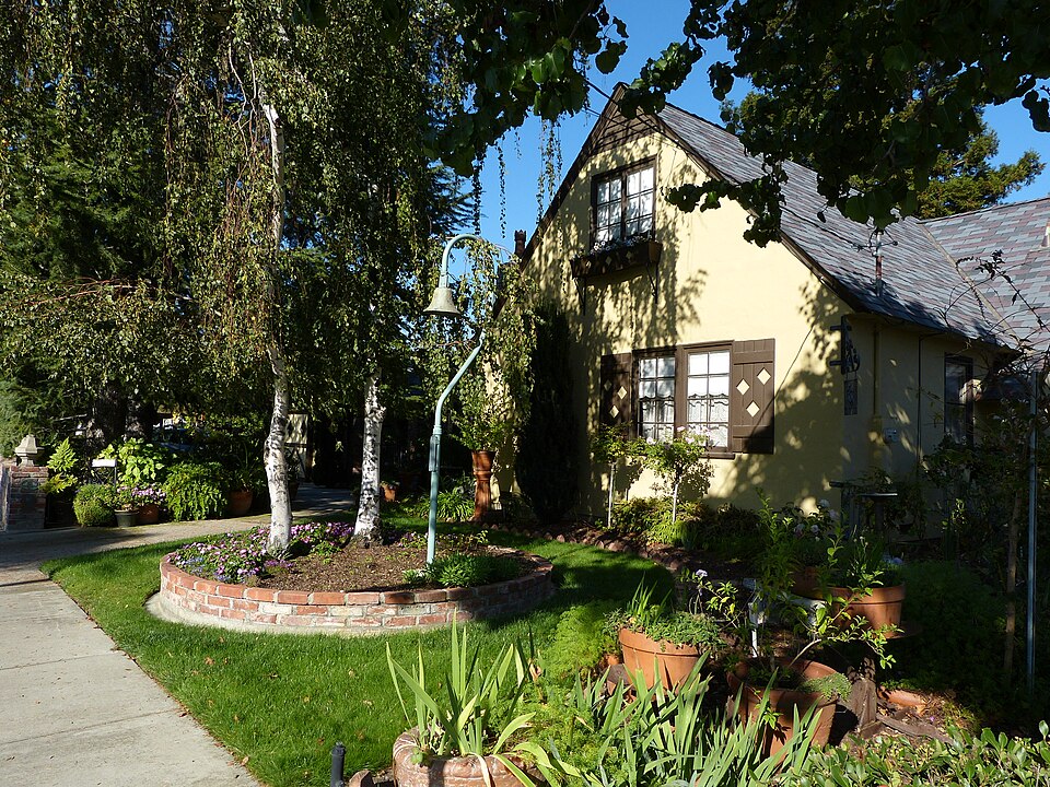 Photograph of Earl and Virginia Young House