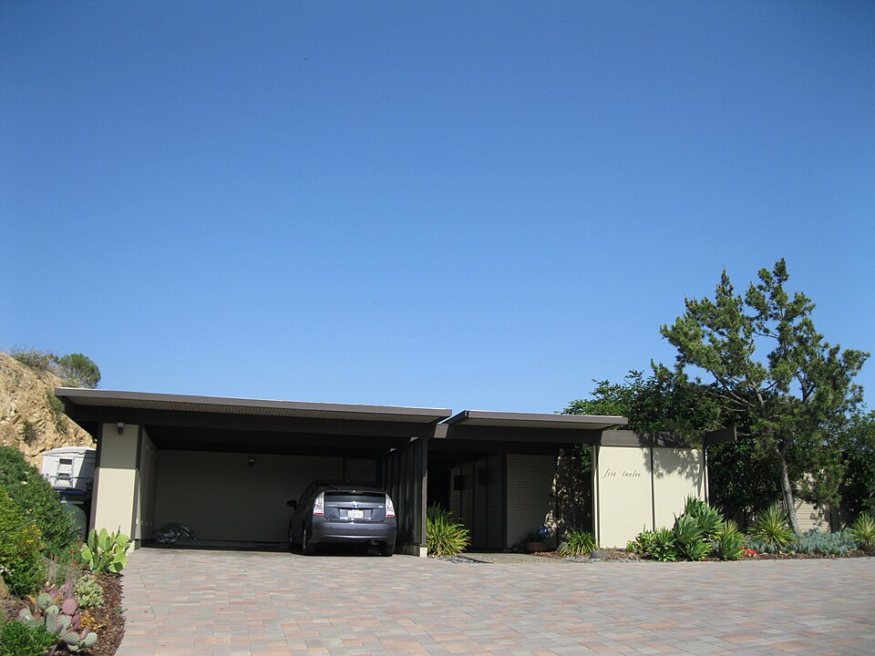 Photograph of Robert and Barbara Pike House