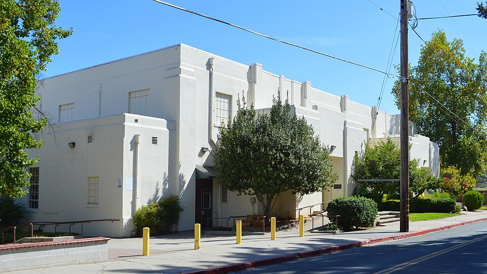 Photograph of Earl Crabbe Gymnasium