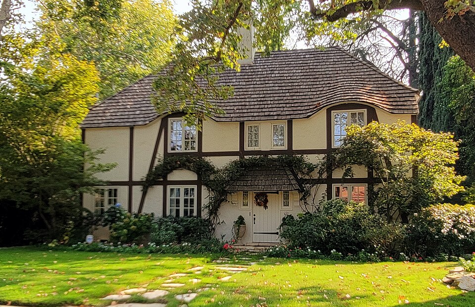 Photograph of Anne Hathaway Cottage