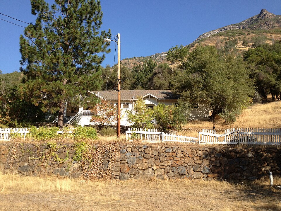 Photograph of El Portal Old Schoolhouse
