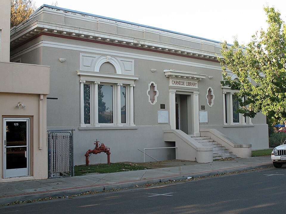 Photograph of Dixon Carnegie Library