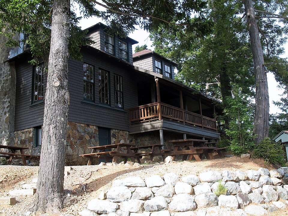 Photograph of West Point Inn